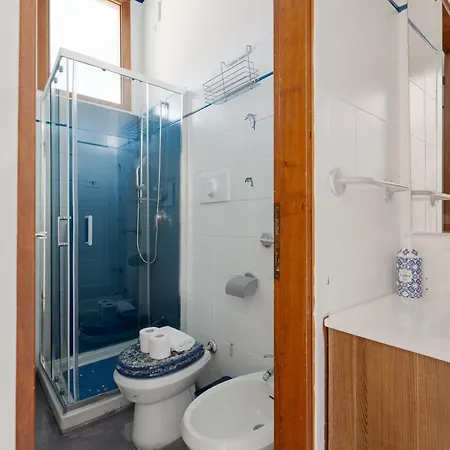 Guesthost - Turquoise Mini Flat Near Fs דירה
