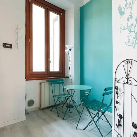 דירה Guesthost - Turquoise Mini Flat Near Fs מילאנו