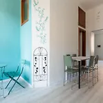 Guesthost - Turquoise Mini Flat Near Fs *