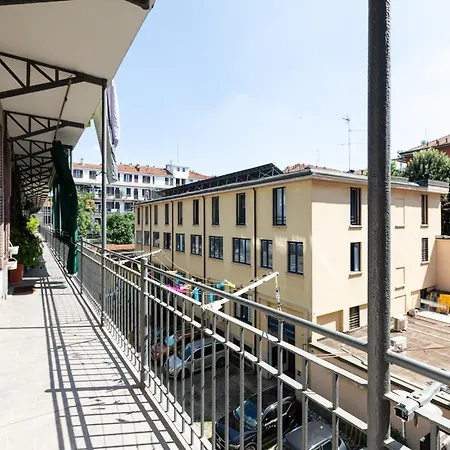 Guesthost - Turquoise Mini Flat Near Fs Appartement *